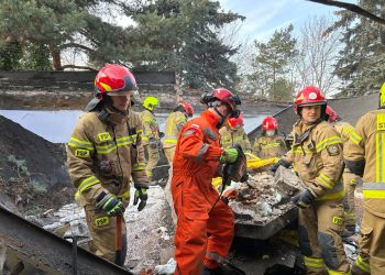 Katastrofa budowlana w Warszawie. Trwa akcja ratownicza