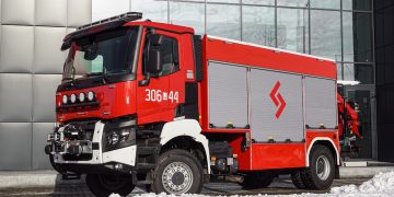 Nowy samochód ratownictwa technicznego dla warszawskiej ‘szóstki’