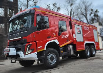 Nowy ciężki wóz wrocławskiej straży pożarnej