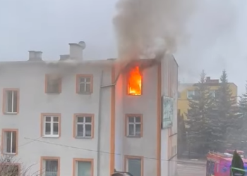 Orzysz. Wybuch i pożar w mieszkaniu
