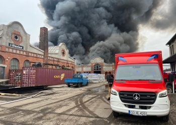 Pożar hal w Gdańsku. W środku 1300 rowerów elektrycznych