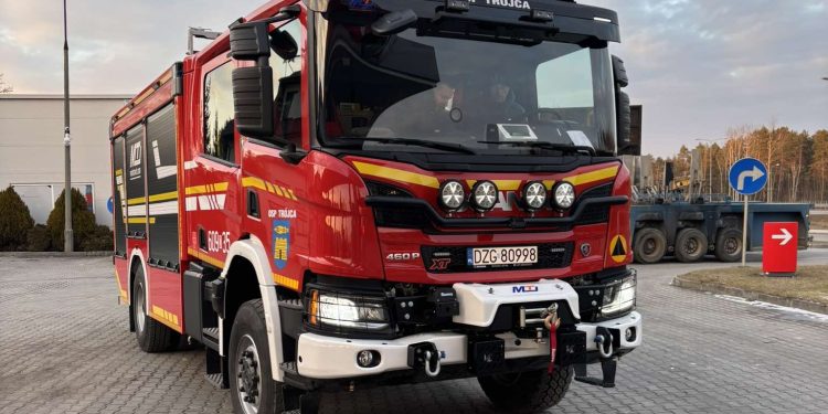 Nowy wóz OSP Trójca. Pierwszy taki w kraju
