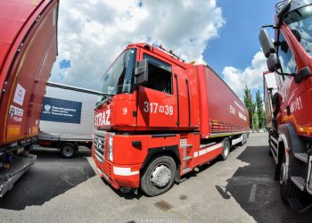 Ciągniki z naczepami dla Państwowej Straży Pożarnej