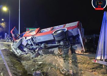 Wypadek w Mrokowie. Wozem na czerwonym?