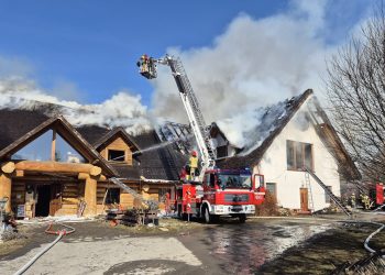 W Bieszczadach płonie gospoda. Na miejscu prawie 30 zastępów
