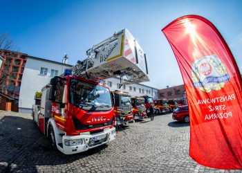 Nowe samochody i sprzęt warszawskiej straży pożarnej