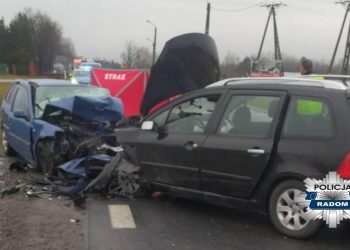 Śmiertelny wypadek na ‘dwunastce’. Droga zablokowana