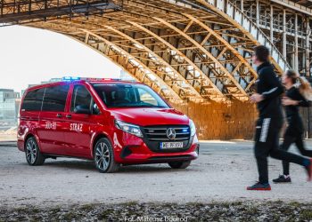 Nowy samochód warszawskiej grupy operacyjnej PSP