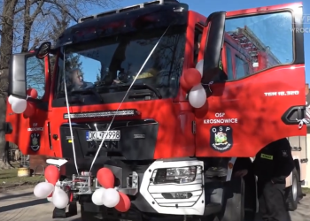 Prywatne firmy wsparciem dla straży pożarnej – nowy wóz dla OSP Krosnowice