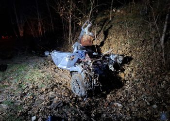 Osobówka rozerwana na części. Śmiertelny wypadek w Sopieszynie