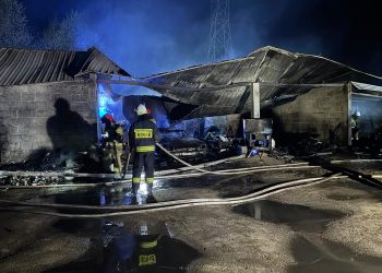 Nocny pożar zabudowań w Sochaczewie