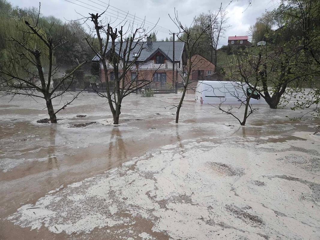 Prawie 700 interwencji strażaków po burzach