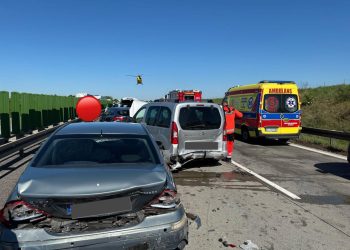 Karambol na A4. Siedem osób rannych