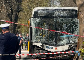 Wypadek w Nowej Hucie. Kilkunastu poszkodowanych