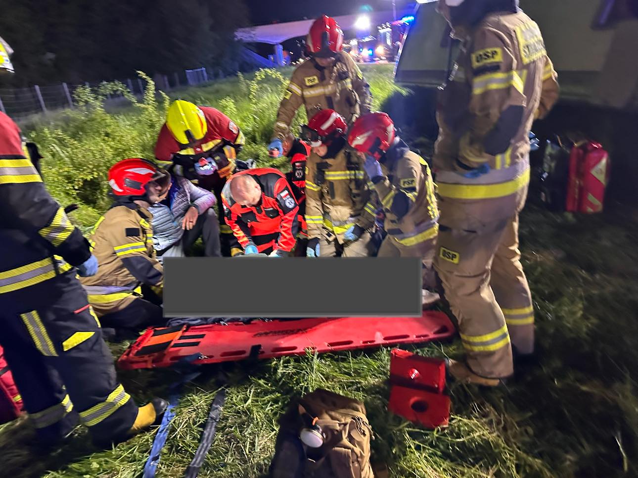 Wypadek autokaru na A4. W środku amerykańscy żołnierze