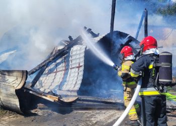 Pożar warsztatu w Ceradzu Kościelnym. W akcji ponad 20 zastępów