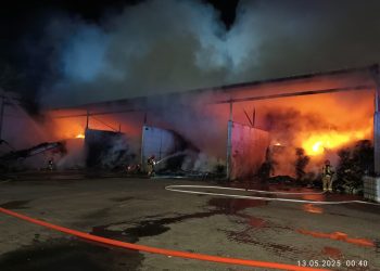 Pożar hali z odpadami w Czechowicach-Dziedzicach