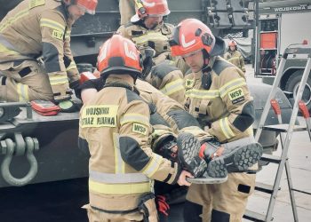 Ewakuacja złogi Abramsa. Tak ćwiczyli wojskowi strażacy