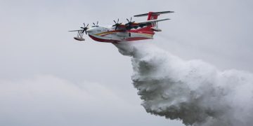 Chińczycy zbudowali największy samolot gaśniczy – amfibię