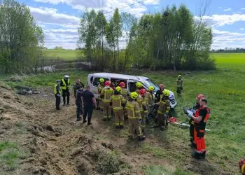 Wypadek busa na Pomorzu. Są ranni