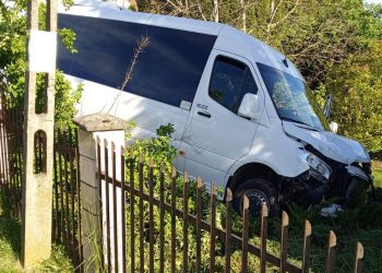 Wypadek szkolnego busa w Łęgajnach. Są ranni