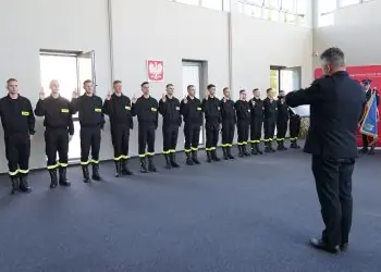 Nowi strażacy zasilili szeregi poznańskiej straży pożarnej