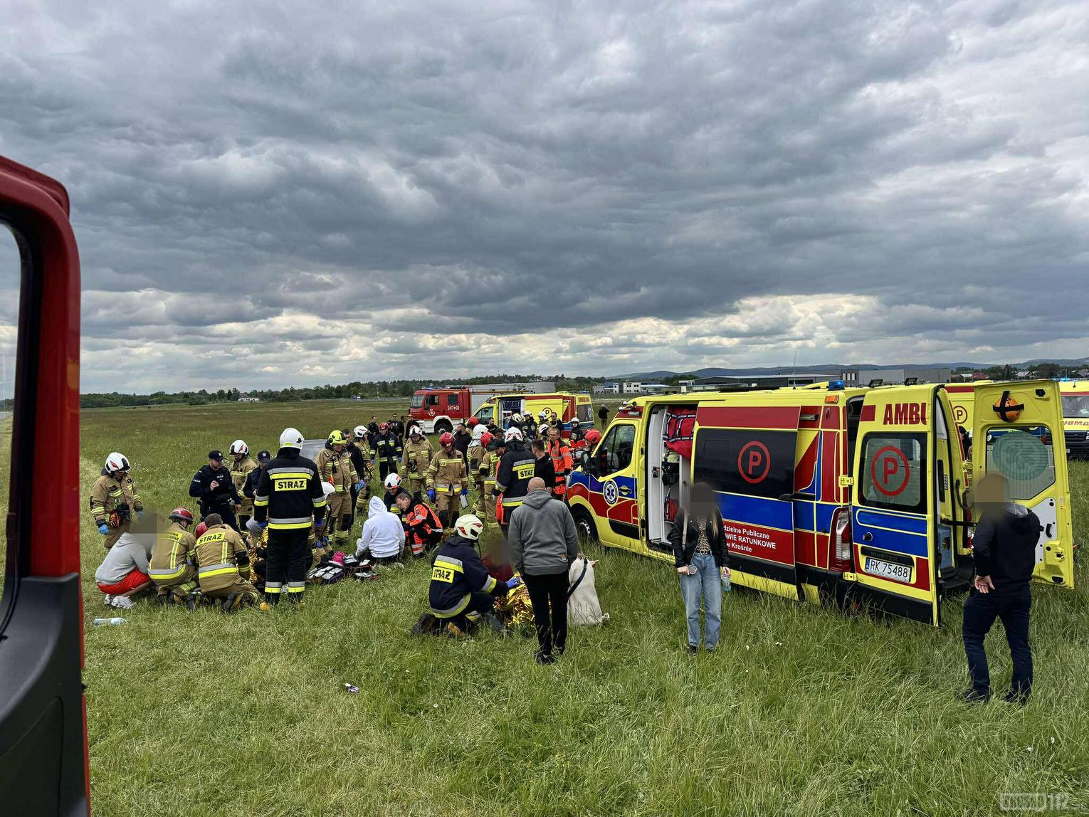 Wypadek w Krośnie. PSP: 17 osób potrzebowało pomocy