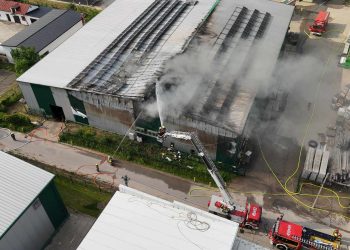 W miejscowości Goliany paliła się hala