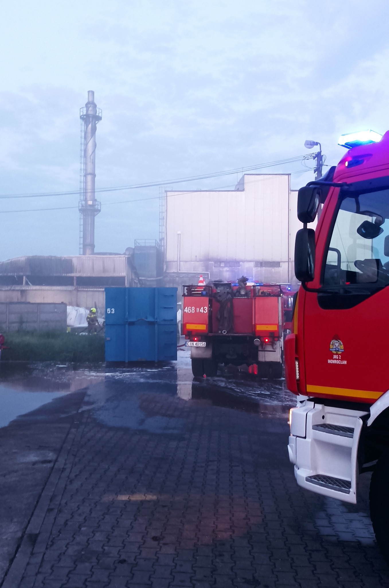 Pożar hali magazynowej z mączką w Jezuickiej Strudze