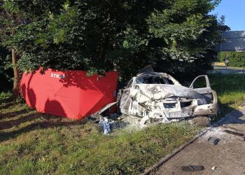 Wypadek w Fałkowie. Zginął młody kierowca