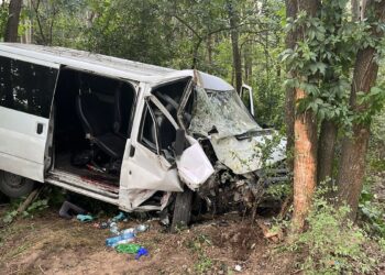 Wypadek busa. Kierowca bez prawa jazdy