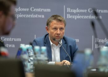 Kierwiński: W kilku miejscach sytuacja pogodowa jest naprawdę trudna