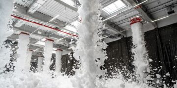 System pianowy na straży bezpieczeństwa ogromnej hali [WIDEO]