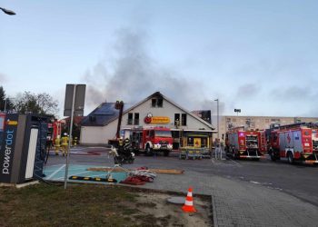 Więzienie i miliony do zapłaty. Surowy wyrok za podpalenie Biedronki