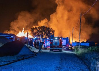 Duży pożar w miejscowości Czempisz. W akcji blisko 30 zastępów