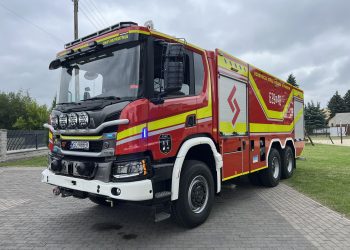 Ciężka gaśnicza Scania trafiła do OSP Paprotnia