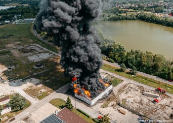 Pożar hali magazynowej w Sochaczewie