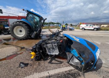 Wypadek na DK50 w Młodzieszynie. Wezwano śmigłowiec LPR