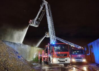 Nocny pożar hałdy odpadów w Lublinie