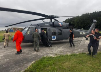 Black Hawk z czeskimi strażakami leci gasić pożary w Bułgarii