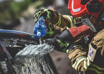 Wojskowi strażacy ćwiczyli na złomowisku