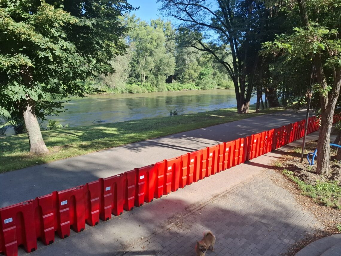 Oświęcim. Miasto kupiło bariery przeciwpowodziowe