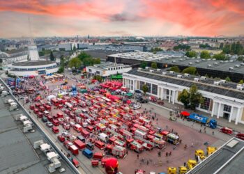 VIII Ogólnopolski Zlot Czerwonych Samochodów w Poznaniu już 23 sierpnia