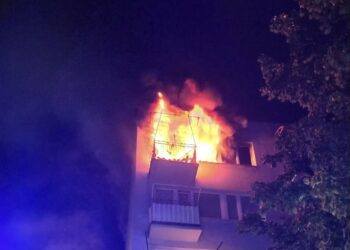 Pożar mieszkania w Tarnobrzegu. Ewakuowano mieszkańców