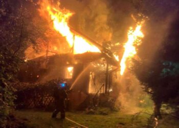 W Sąspowie spłonął drewniany budynek mieszkalny