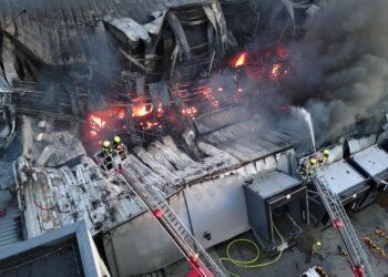 Trudna akcja w Kawlach. Strażak nadal poszukiwany