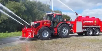 John Deere 6R w roli strażaka