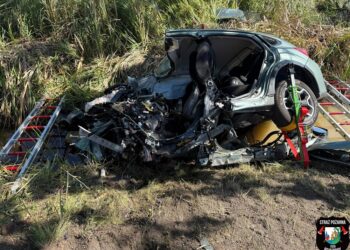 Wypadek w Bieruniu. Osobówka kompletnie zniszczona