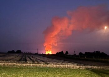 Pożar odpadów w Bełżycach. W akcji ponad 30 zastępów