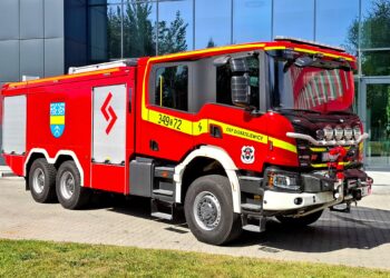 Trzyosiowy gigant za blisko 2 mln zł dla OSP Dobrzejewice